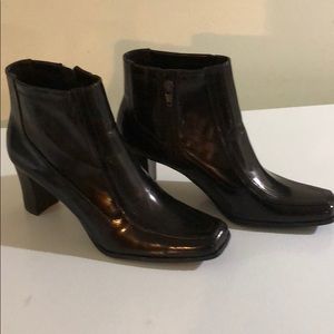 Zippered,ankle ,boots